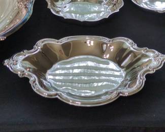 Wakefield by International Silver Co. Silver-Plated Serving Dish