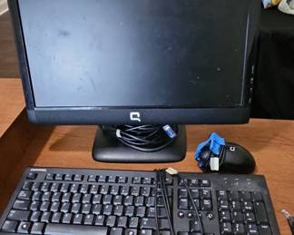 Compaq Q1859 LCD Monitor with Keyboard and Mouse