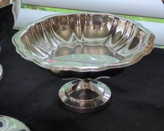 Silver Plated Footed Bowl by Oneida or Wm. A. Rogers