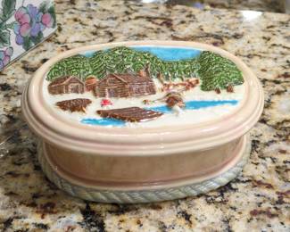 Hershey Molds 1981 Ceramic Trinket Box with Log Cabin Scene