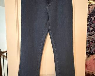 Lee Women's Relaxed Fit Straight Leg Jeans