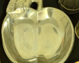 Cast Aluminum Apple-Shaped Dish