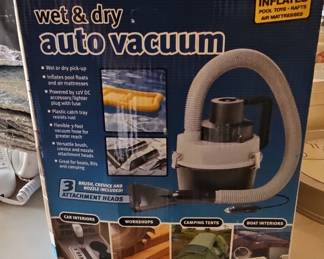 Shift3 12V Multifunction Wet & Dry Auto Vacuum with Inflator
