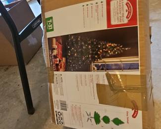 Holiday Time 6.5 ft Pre-Lit Madison Tree