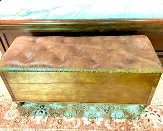 Wood storage bench with tufted top