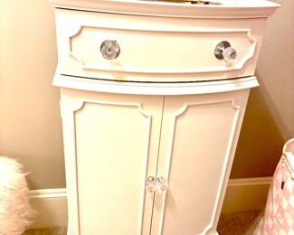 Jewelry cabinet with crystal knobs