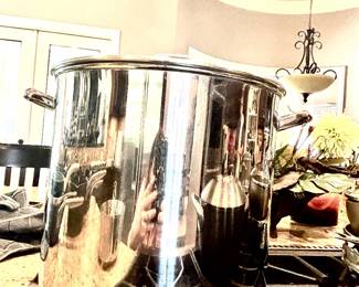 Large stockpot
