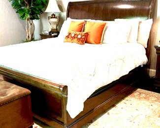 Classic sleigh style bed by Universal Furniture