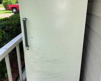 Deep freezer