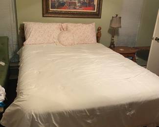 Queen size bed