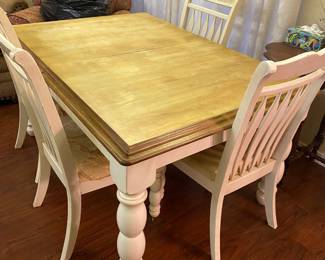 Dining table with leaf