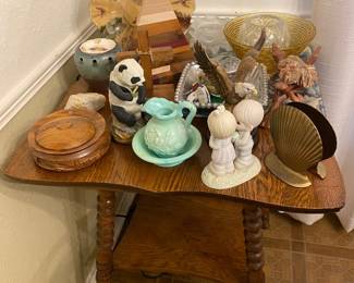 Figurines