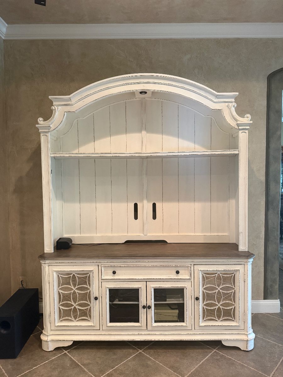 Liberty Furniture Magnolia Manor Antique White & Weathered 74" Entertainment Center