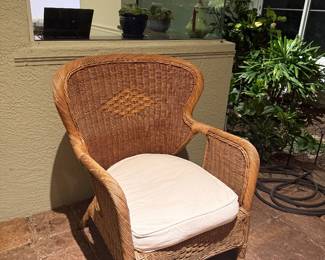 Rattan chair w/cushion