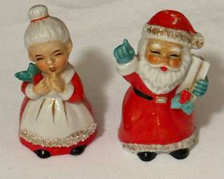 Vintage Santa & Mrs. Clause S&P shakers