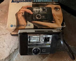 Keystone Everflash 20 Camera - Electric Eye - The amazing camera that never needs flash cubes. Makes its own flashes!