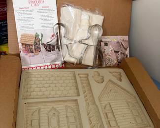 Pampered Chef Gingerbread House baking kit