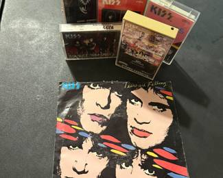 KISS 45s and cassette tapes 