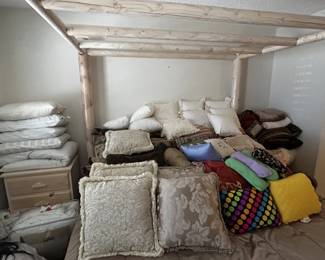 decorative pillows & throws
