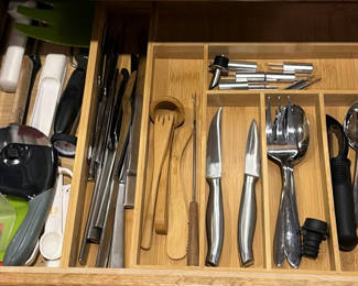 Lot 119: Assorted kitchen utensils and tools