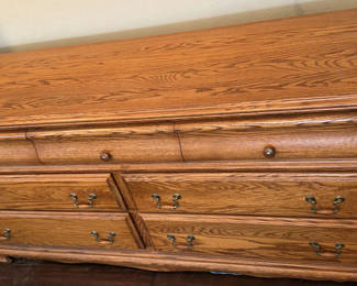 Lot 127: Oak wood dresser with multiple drawers