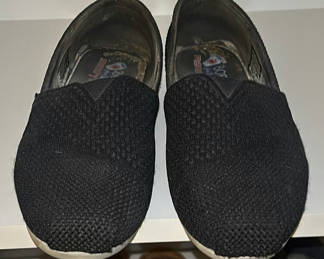 Lot 48: Assorted BOBS Skechers and TOMS casual shoes