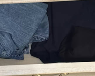 Lot 33: Blue jeans and gray Hanes sweatshirt