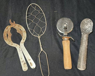 Lot 124: Vintage rusty hand tools