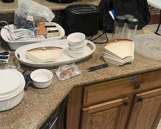 Lot 204: Assorted Kitchenware and Small Appliance Collection
