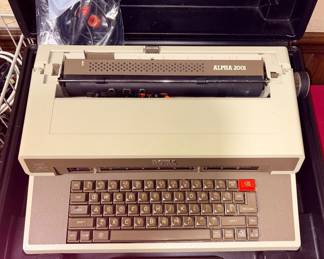 Royal Alpha 2001 Electric Typewriter!