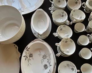 Noritake Rosamor China Dinnerware Set third image