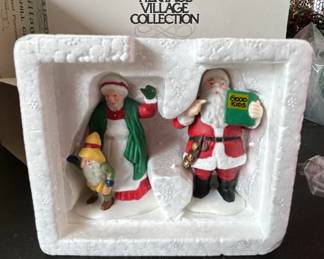Department Heritage Village Collection Santa Mrs. Claus Set third image