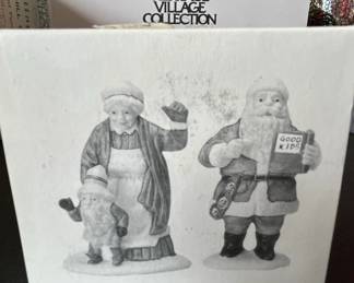 Department Heritage Village Collection Santa Mrs. Claus Set second image