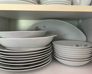 Noritake Maplewood China Set third image