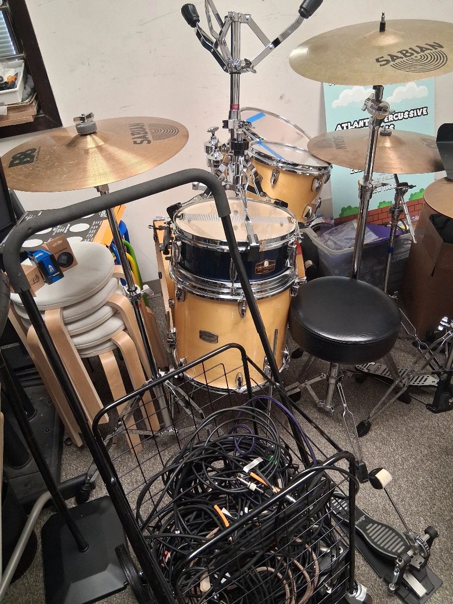 Yamaha Stage Custom All Birch drum set $800