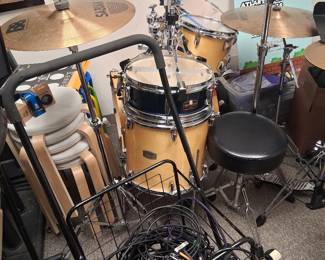 Yamaha Stage Custom All Birch drum set $800