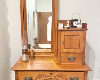VINTAGE OAK VANITY