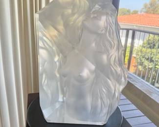 FRED HART LUCITE SCULPTURE