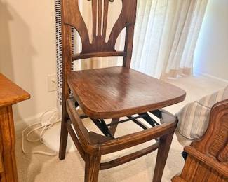 VINTAGE HIGH CHAIR