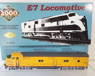 Walthers - Milwaukee Road - Proto series 2000 E7 Locomotive