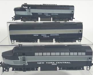 ROCO New York Central Lightning Stripe Trio