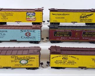 Six Walthers???? igerator/Reefer Freight Cars - Advertising Road Name