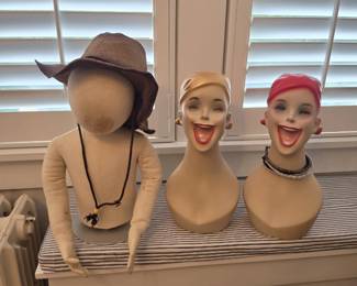 Mannequin head Displays