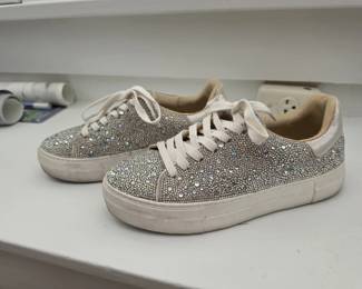 Betsey Johnson rhinestone size 8