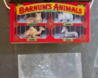 Barnums Animal Crackers Porcelain Hinged Trinket Box