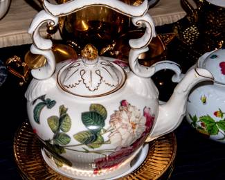 VINTAGE TEAPOTS