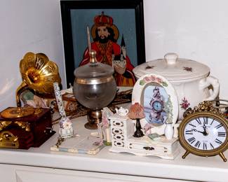 DECORATIVE ACCENTS