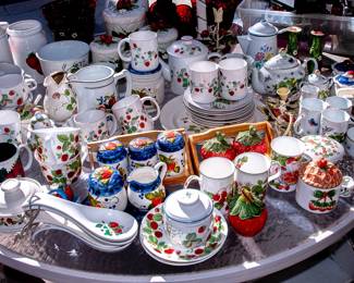 STRAWBERRY CERAMICS