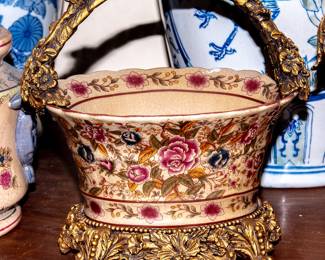DECORATIVE CERAMICS