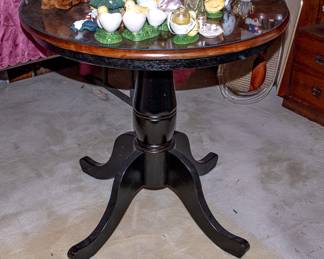 VINTAGE ACCENT TABLE